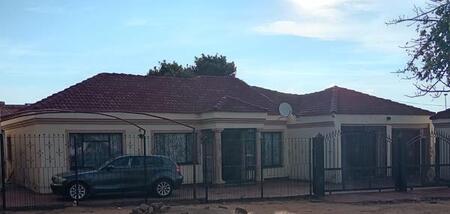 3 Bedroom House in Soshanguve Ia