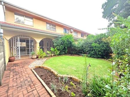 3 Bedroom Townhouse in Vanderbijlpark Sw