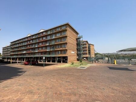 1 Bedroom Apartment in Die Hoewes