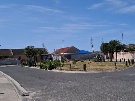 1 Bedroom cottage to rent in Strandfontein Village, Mitchells Plain