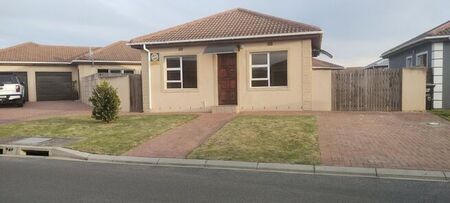 3 Bedroom house to rent in Hagley, Kuils River