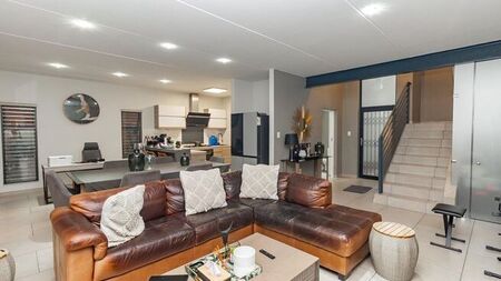 4 Bedroom house to rent in Crowthorne Ah, Midrand