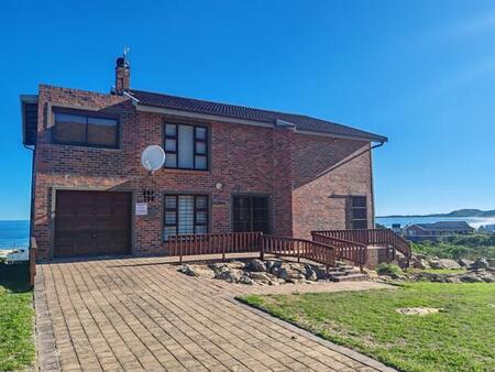 3 Bedroom House in Oyster Bay