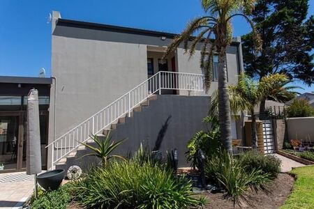 1 Bedroom Apartment in Flamingo Vlei