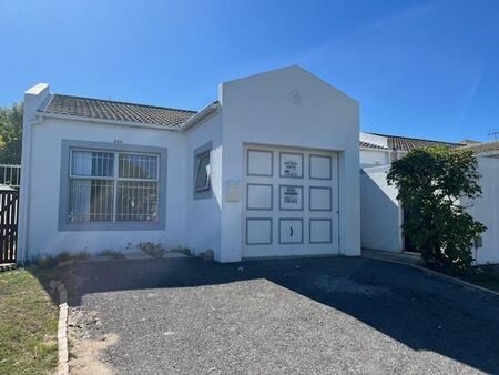 2 Bedroom Townhouse in Plattekloof Glen