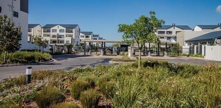 1 Bedroom Apartment in Somerset West Central