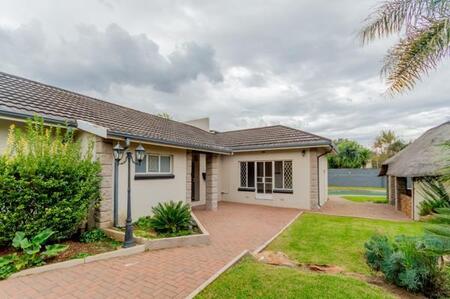 5 Bedroom House in Selection Park