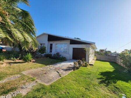 3 Bedroom House in Bothasrus