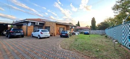 2 Bedroom cottage to rent in Florida, Roodepoort