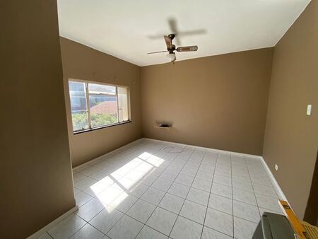 Bachelor Apartment to rent in Bulwer, Durban