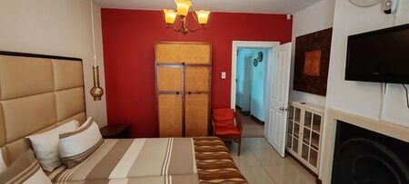 1 Bedroom bachelor flat to rent in Rondebosch, Cape Town