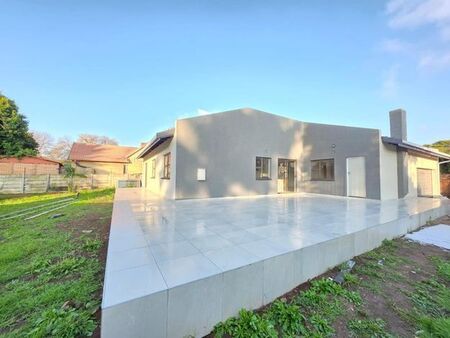 3 Bedroom house to rent in Highway Gardens, Germiston