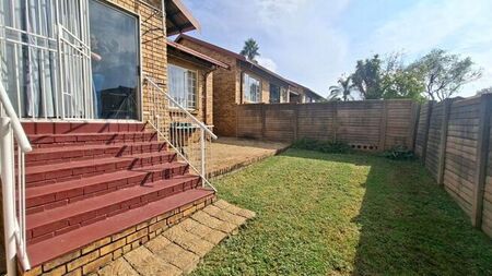 2 Bedroom townhouse - sectional to rent in Garsfontein, Pretoria