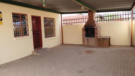 2 Bedroom Apartment in Beaconsfield