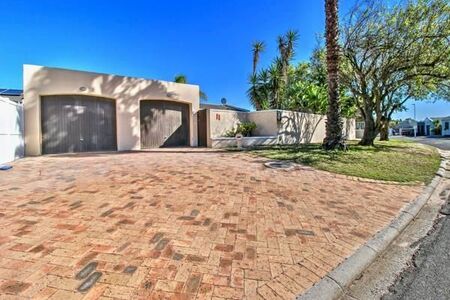 3 Bedroom House in Edgemead