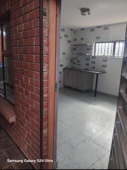 Bachelor apartment in Ashley