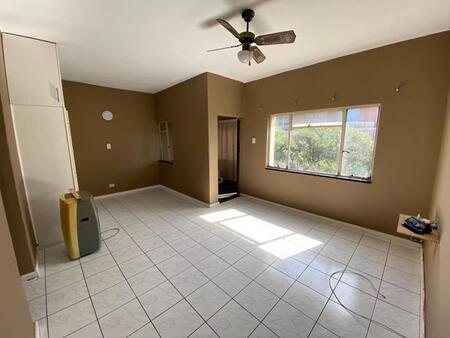 Bachelor apartment in Bulwer