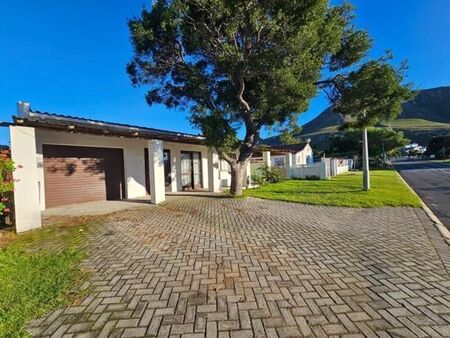 4 Bedroom House in Kleinmond
