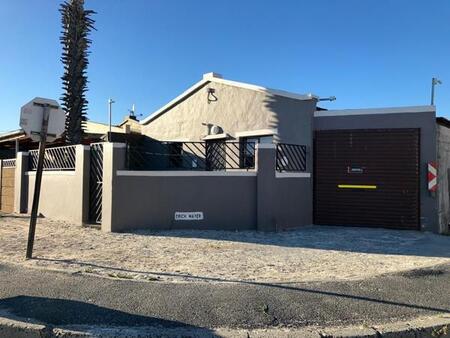 3 Bedroom House in Woodlands