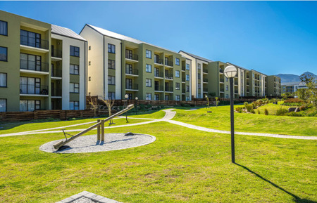 1 Bedroom Apartment in Admirals Park