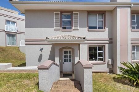 3 Bedroom Apartment in Pinnacle Point Golf Estate