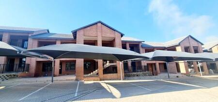 1 Bedroom Townhouse in Louis Trichardt