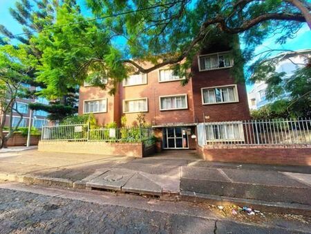 Bachelor apartment in Bulwer