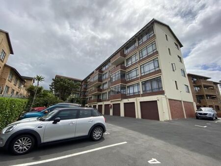 2 Bedroom Apartment in Amanzimtoti