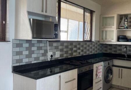 2 Bedroom Apartment in Amanzimtoti