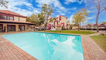 Bachelor apartment in Oukraal Estate