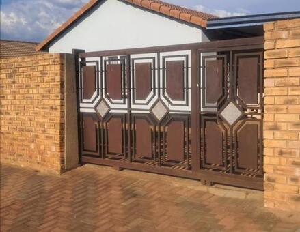 2 Bedroom House in Protea Glen