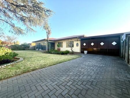 3 Bedroom House in Vanderbijlpark Sw
