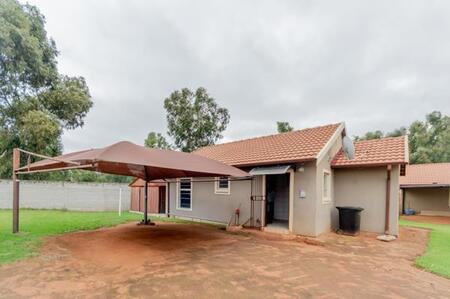 2 Bedroom House in Strubenvale