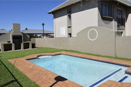 2 Bedroom Townhouse in Klippoortjie