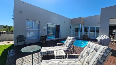 1 Bedroom bachelor to rent in Myburgh Park, Langebaan