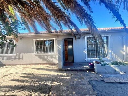 3 Bedroom house to rent in Lotus River, Cape Town