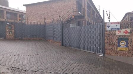 2 Bedroom apartment to rent in Florida, Roodepoort