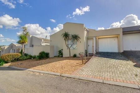 2 Bedroom House in Vredekloof