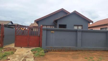 2 Bedroom House in Soshanguve Vv