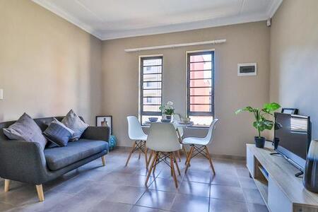 2 Bedroom Apartment in Moffat View