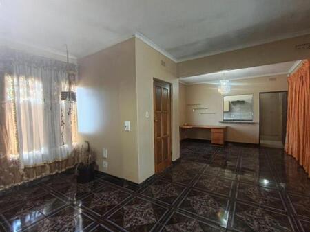 3 Bedroom House in Dersley