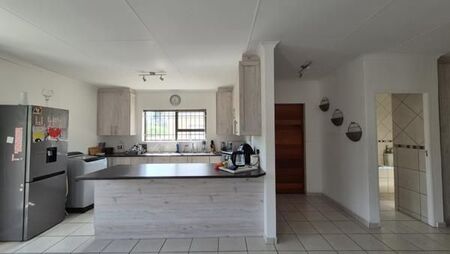 2 Bedroom Townhouse in Windsor Park