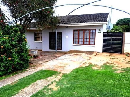 2 Bedroom Flat in Fairbridge Heights