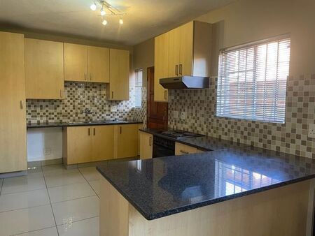3 Bedroom townhouse - sectional to rent in Six Fountains Residential Estate, Pretoria