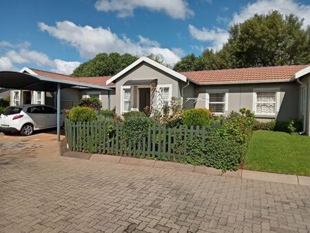 2 Bedroom apartment to rent in Weltevreden Park, Roodepoort