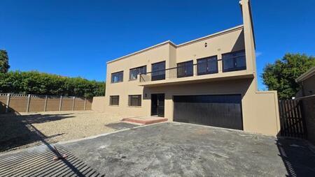 4 Bedroom House in Monte Vista