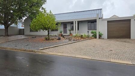 3 Bedroom House in Panorama