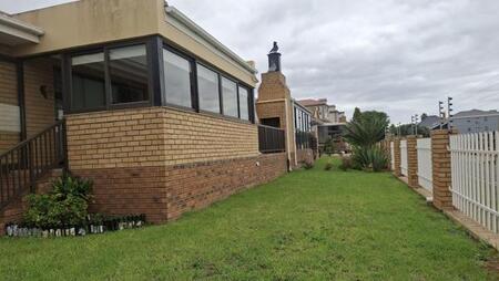3 Bedroom Simplex in Hartenbos