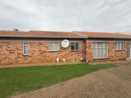 3 Bedroom Townhouse in Lydenburg