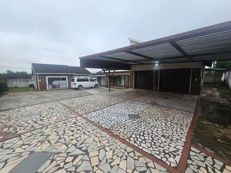 6 Bedroom House in White River